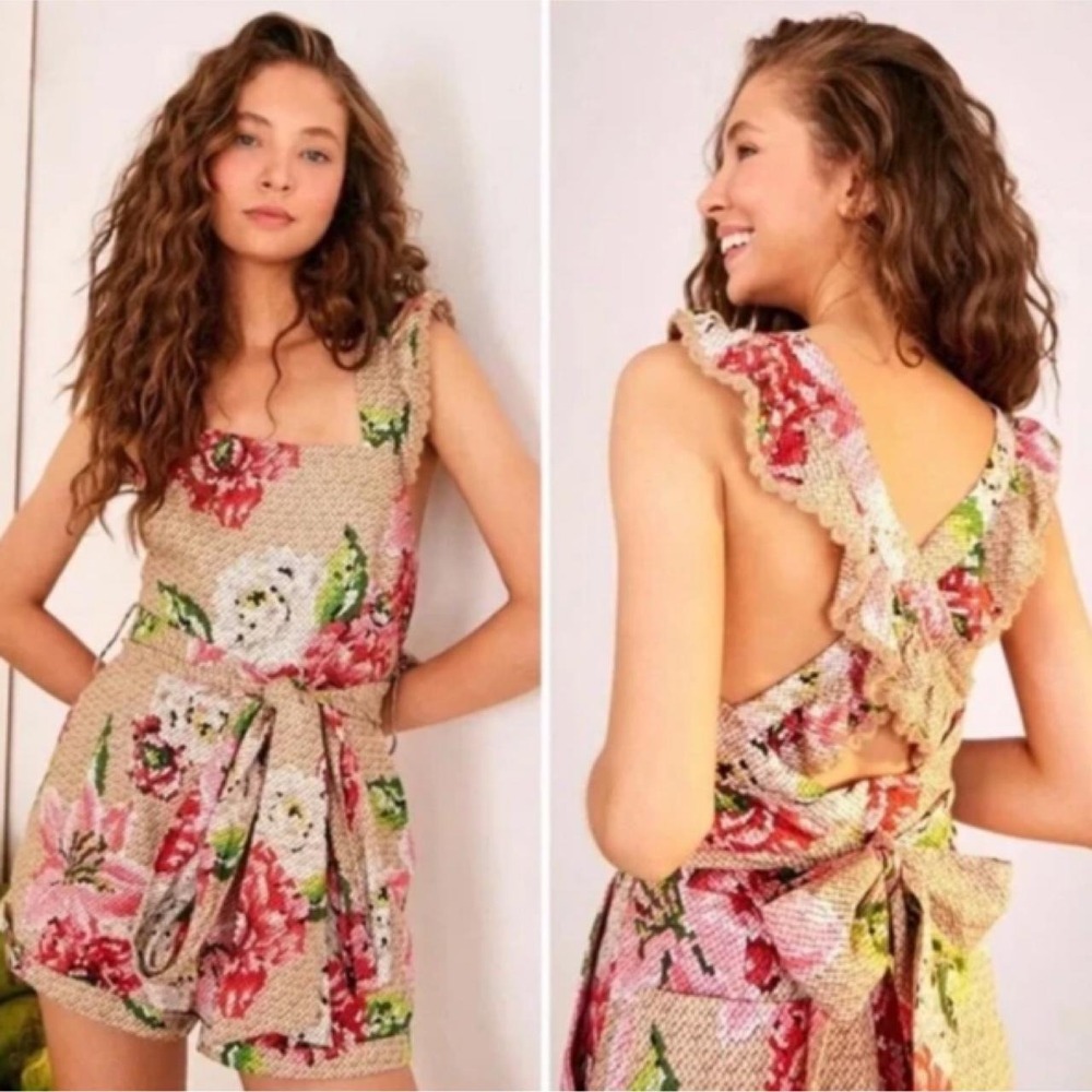 Farm Rio floral print V-neck romper size XS 100%Linen Boho Tropical Summer Beach